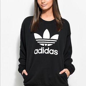 Adidas Woman’s black crewneck